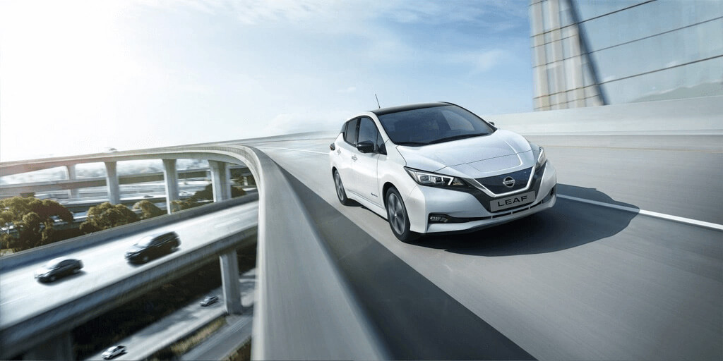 Nissan Leaf là mẫu xe thuần điện thương mại đầu tiên trên thế giới.
